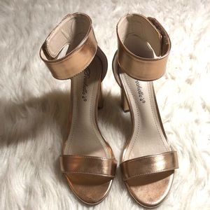 Only worn once ❤️